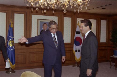 정원식 국무총리 이임 코스타리카대사 접견 이미지