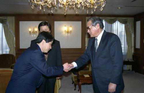 정원식 국무총리 청년회의소 회장단 접견 이미지