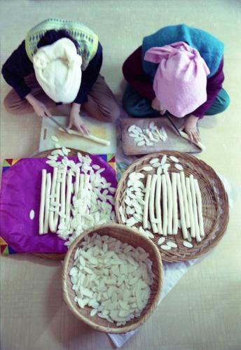 설맞이 떡 썰기(가래떡, 떡국떡) 이미지