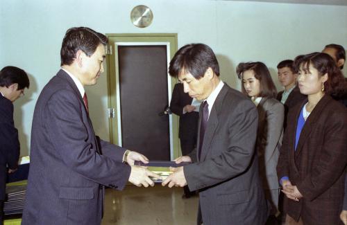 최창윤 공보처 장관 표어, 포스터 시상식 이미지