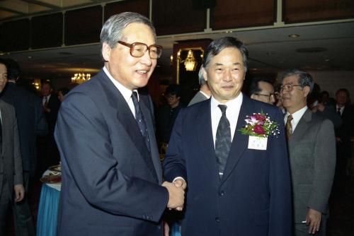 정원식 국무총리 고 장기영 15주기 추모 출판 기념회 이미지