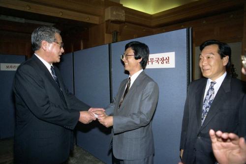 정원식 국무총리 제7차 남북고위급회담 지원본부 순시 이미지