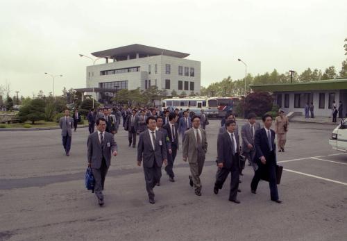 북측대표단 제7차 본회담 마치고 판문점 귀환 이미지