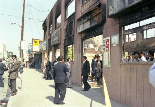 정원식 국무총리 미국 L.A 흑인폭동 피해지역 시찰 이미지