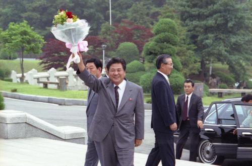 김달현 북한 부총리 판문점 도착 이미지