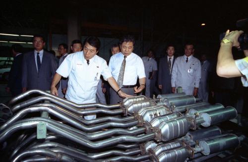 김달현 북한 부총리 대우자동차 시찰(대우중공업) 이미지