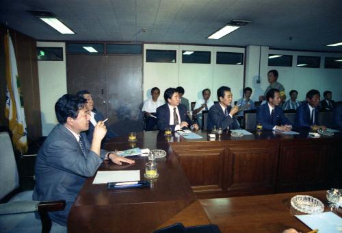김달현 북한 부총리 가락동시장 시찰 이미지