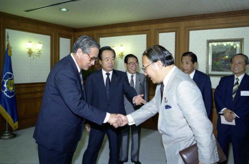 정원식 국무총리 한ㆍ일 의원연맹 일측 대표 일행 접견 이미지