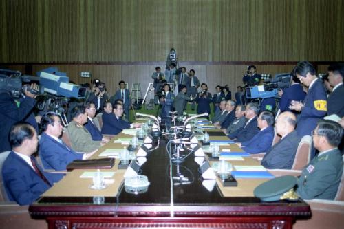 정원식 국무총리 제8차 남북고위급회담 1차 공개회의 이미지