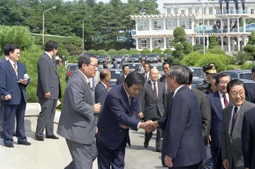 정원식 국무총리 제8차 남북고위급회담 대표 수행원 판문점 도착(수행원 기념촬영) 이미지
