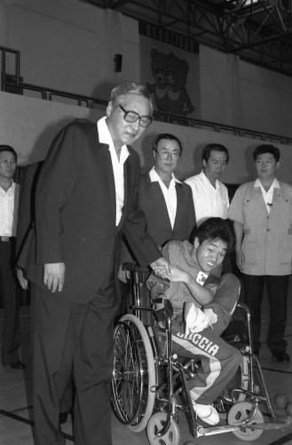 정원식 국무총리 장애인올림픽 참가 선수 훈련장 순시 이미지