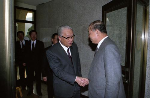 현승종 국무총리 이현재 한국정신문화연구원 원장 예방 이미지