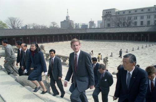 한승주 외무부 장관 칼발트 스웨덴 수상 방한 환영(공항 행사, 경복궁) 이미지