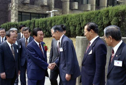 황인성 국무총리 과학의 날 참석 유공자 포상 이미지