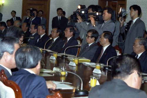 황인성 국무총리 제2차 당정회의 주재 이미지