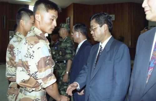 황인성 국무총리 상록수부대 시찰 이미지