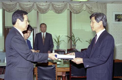 행정조정실장 직원 임명장 수여식 이미지
