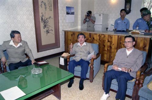 황인성 국무총리 아시아나항공기사고 전남 해남 해군부대에서 상황보고 받음 이미지