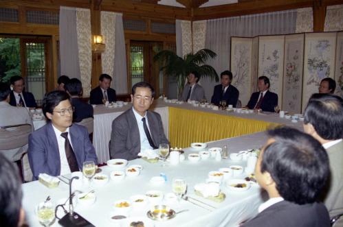 황인성 국무총리 출입 기자단과 오찬 이미지