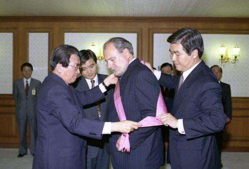 황인성 국무총리 이임 아르헨티나대사 접견 이미지