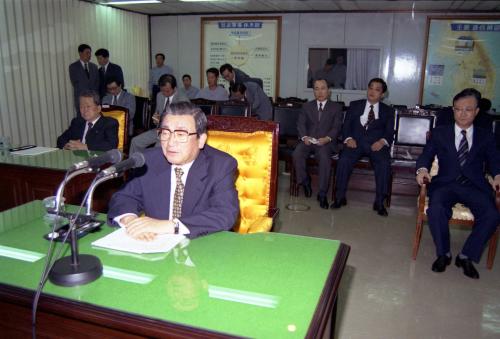 황인성 국무총리 전투경찰 격려 이미지