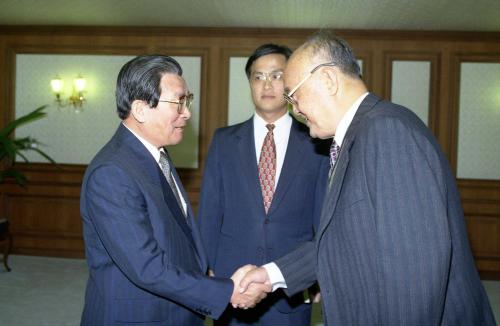 황인성 국무총리 중국 사회과학원장 접견 이미지