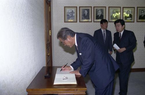 황인성 국무총리 재일거류민단 중앙단장 접견 이미지