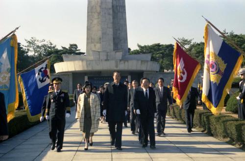 고촉동 싱가포르 수상 국립묘지 참배 이미지