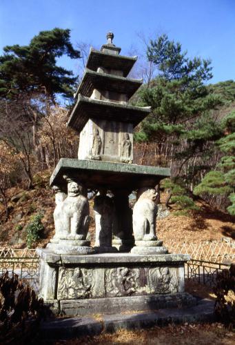 국보 제12호 화엄사 각황전석등, 국보 제67호 화엄사 각황전, 국보 제37호 화엄사 사사자 3층석탑 이미지