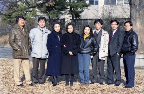 연극출연진 인물 이미지