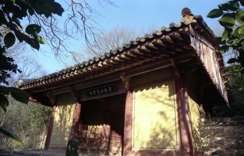 국보급 문화재(도갑사 해탈문, 월출산 마애여래좌상) 이미지