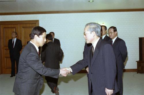 이회창 국무총리서리 직원과 신임 인사 이미지