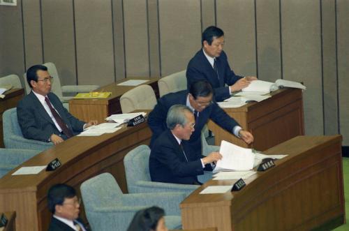 이회창 국무총리서리 국회 대정부 질문, 답변 이미지