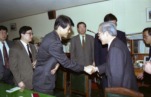 이회창 국무총리 중앙기자실 방문 이미지