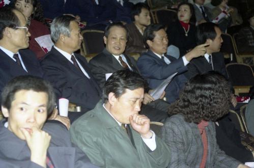 이경재 공보처 차관 공보처 직원 연극제 참석 관람 이미지