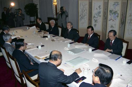 이회창 국무총리 수질오염 관계장관회의 주재 이미지
