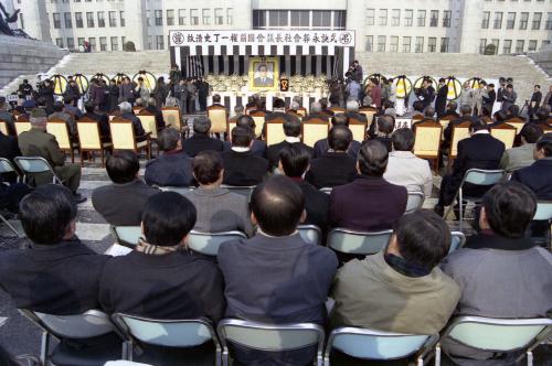 이회창 국무총리 고 정일권 전 국회의장 영결식 참석 이미지