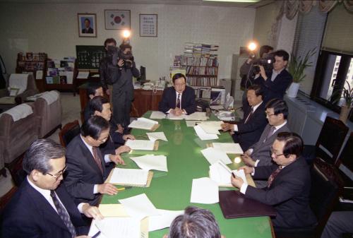 국무총리 행정조정실장 설날연휴대책 관계차관회의 주재 이미지