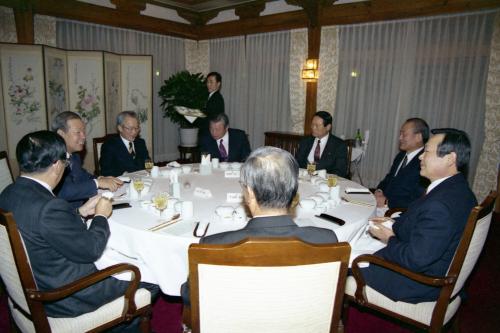 이회창 국무총리 경제5단체장과 만찬 이미지