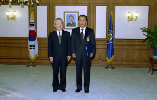 이회창 국무총리 6개 대학교 총장 임명장 수여식 이미지
