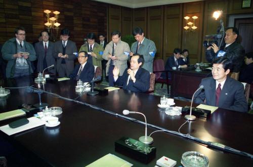 남북특사교환 실무접촉(송영대 남측 대표) 이미지
