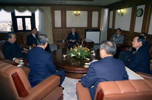 이회창 국무총리 민주의원 접견 이미지
