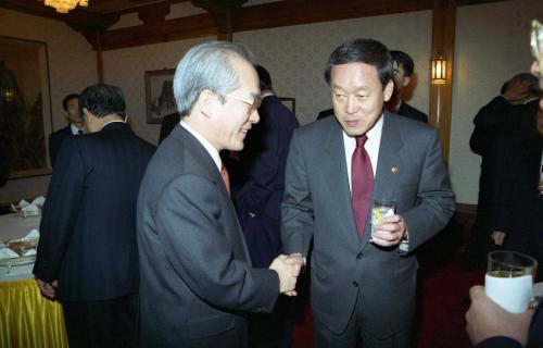 이회창 국무총리 국무위원와 만찬 이미지