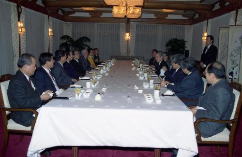 이회창 국무총리 국제화추진위원과 만찬 이미지