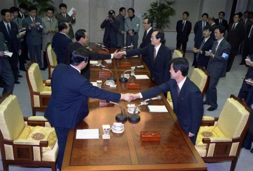 남북특사교환 실무접촉 8차회담(송영대 남측 대표) 이미지