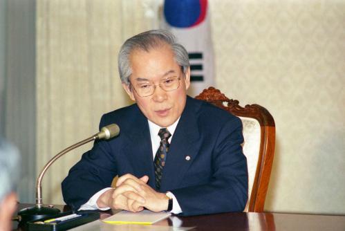 이회창 국무총리 광복 50주년 기념사업위원 간담회 참석 이미지