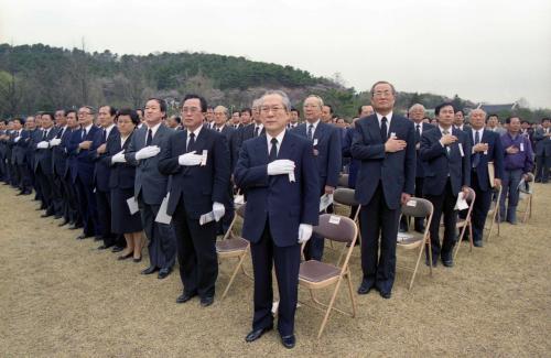 이회창 국무총리 애국지사 서재필, 전명운 의사 안장식 이미지