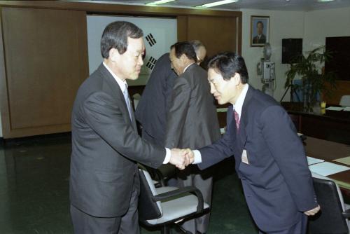 오인환 공보처 장관 영상산업발전협의회 방송분과위원회의 참석 이미지