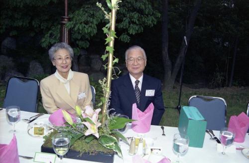 이영덕 국무총리 내외분 이화여자대학교 축제 리셉션 참석 이미지