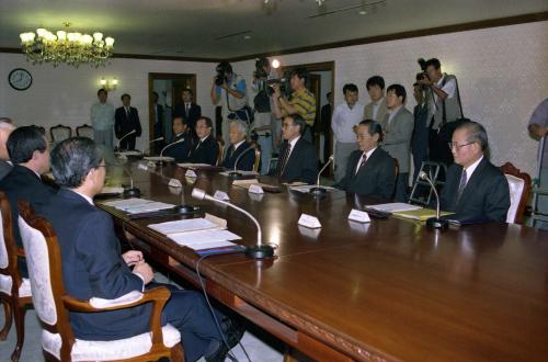 이영덕 국무총리 치안ㆍ안보 관계장관회의 주재 이미지